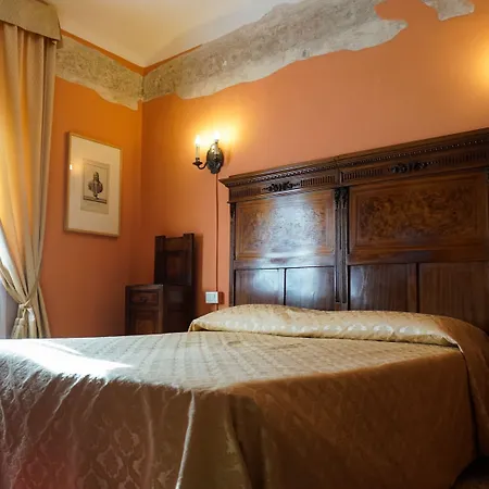 Antica Dimora Della Racchetta בית הארחה 4*