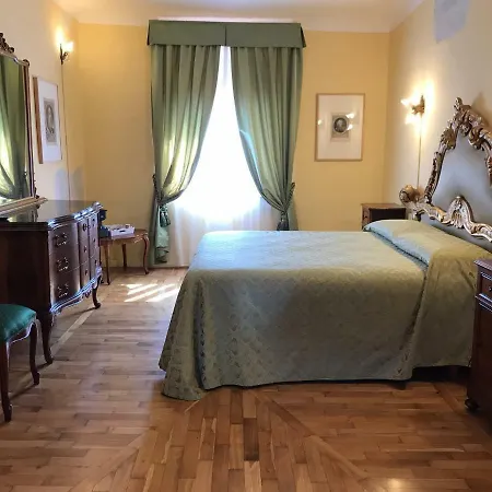 Antica Dimora Della Racchetta 4*